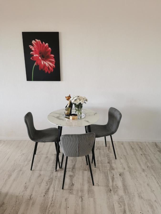 Sweet Home - 3 - Moers Exterior foto